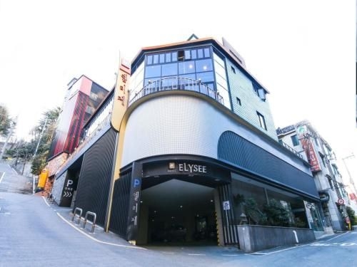 Elysee Hotel0