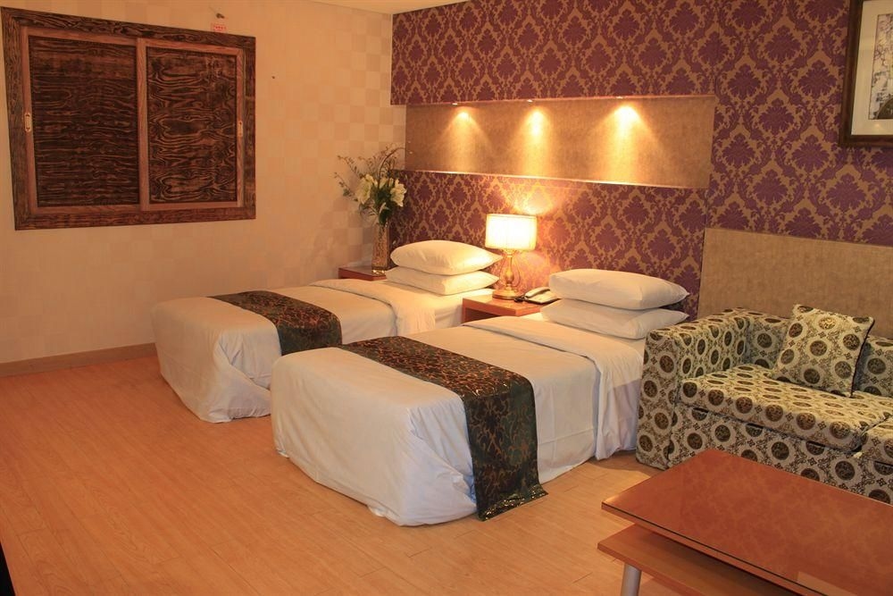 Hotel Amour & Symphony2