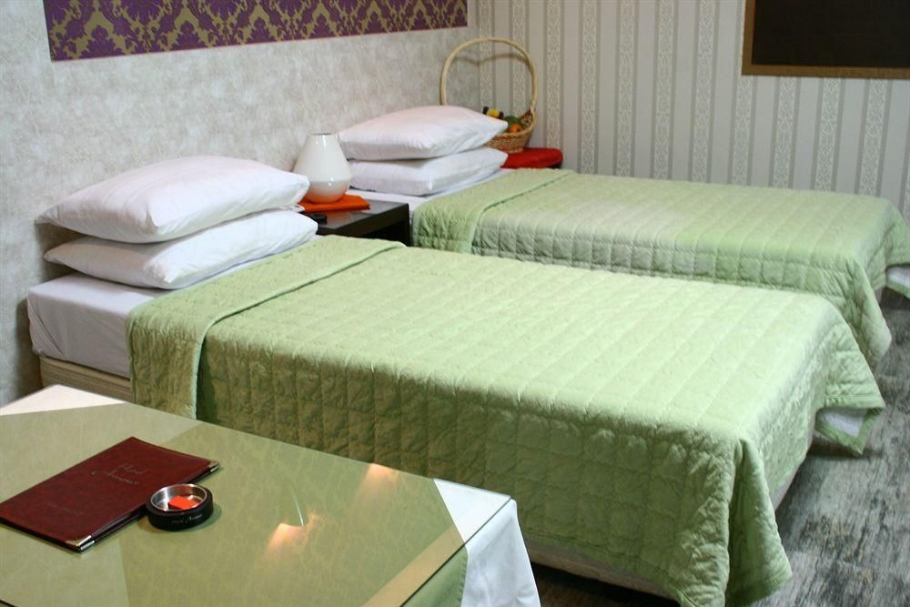 Hotel Amour & Symphony1