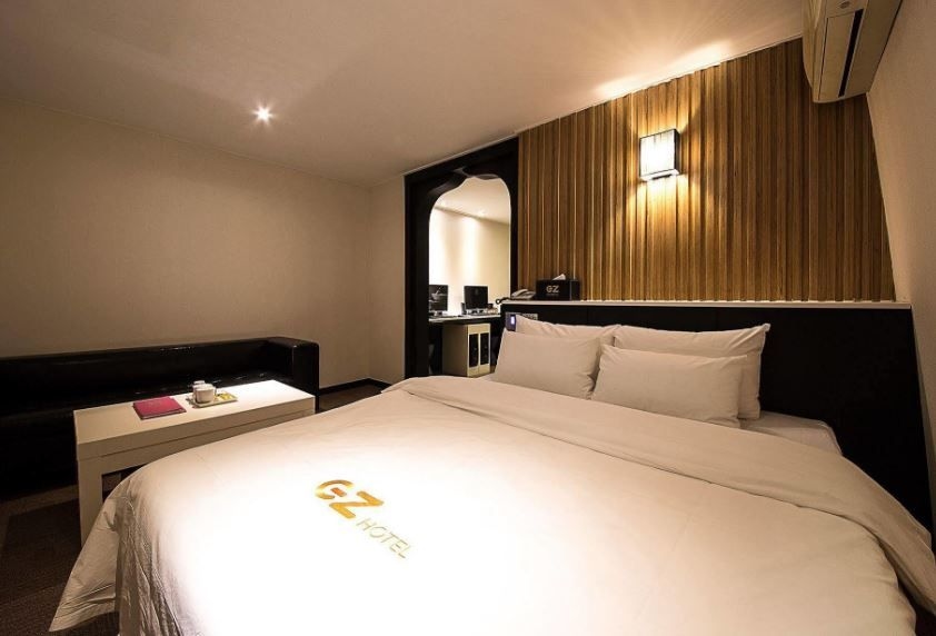 โรงแรมอีซี (EZ Hotel)2