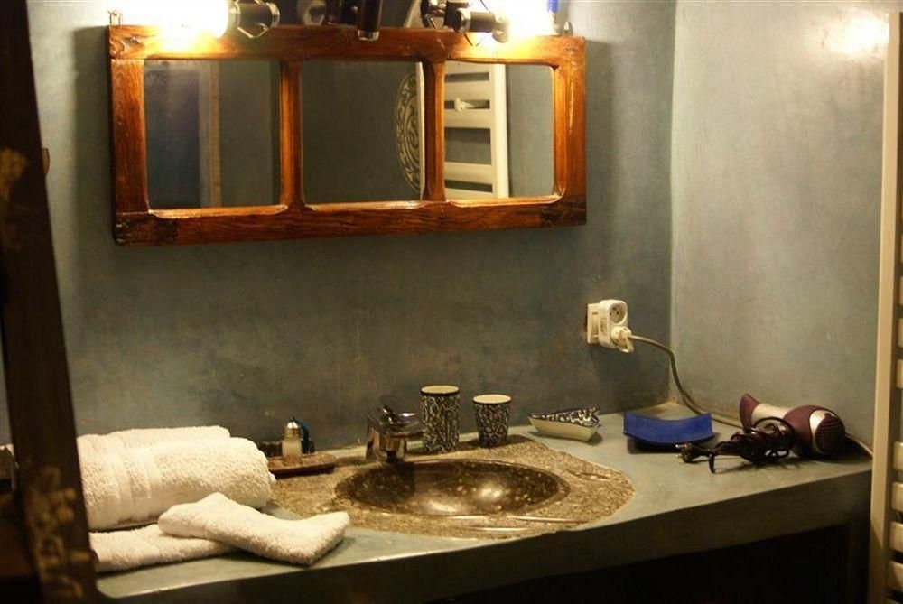 Riad Tara2