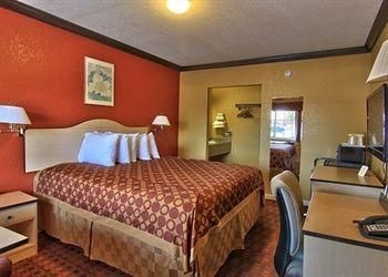 Rodeway Inn Capitol1