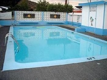 Rodeway Inn1