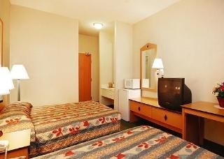 Econo Lodge Airport1