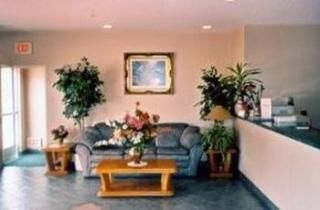 Econo Lodge Airport3