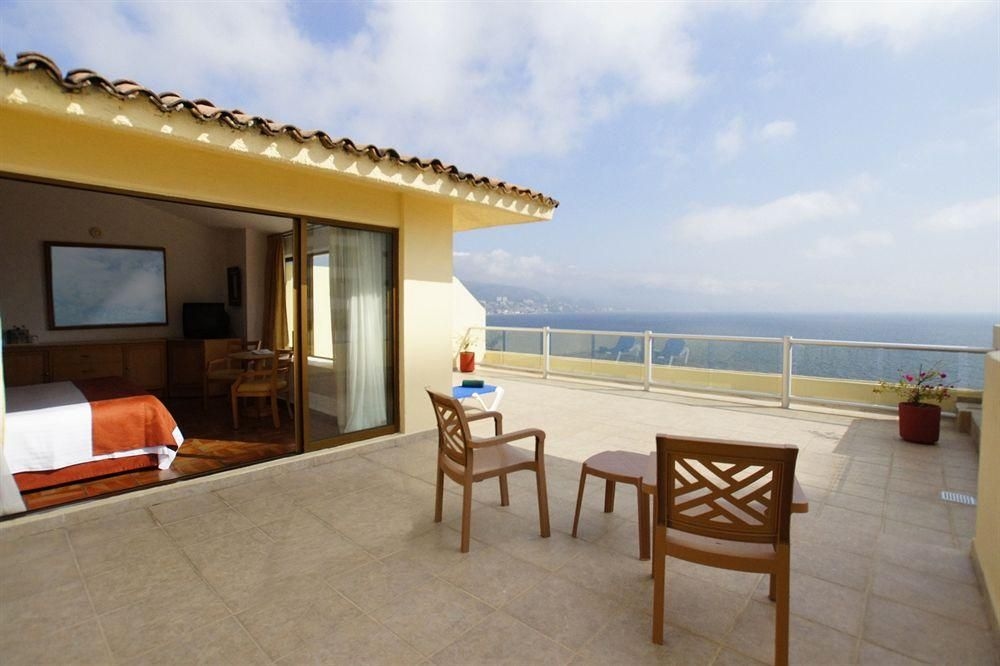 Bellamar Ocean Front Suites4