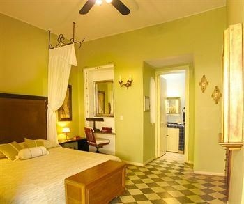 Trocadero Suites1