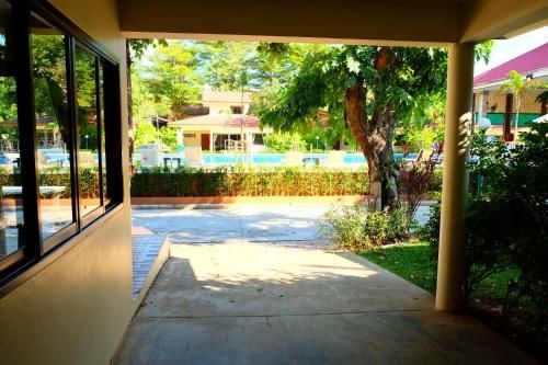 นิว ทราเวล บีช รีสอร์ท (New Travel Beach Resort)4