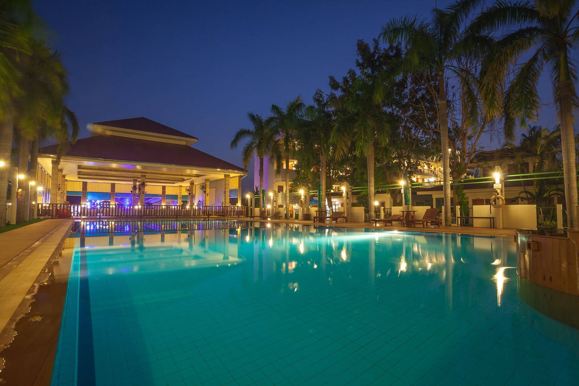 นิว ทราเวล บีช รีสอร์ท (New Travel Beach Resort)0