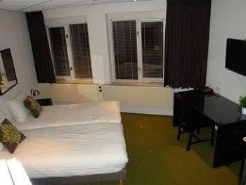 Queen Hotel3