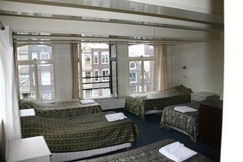 Hotel 832