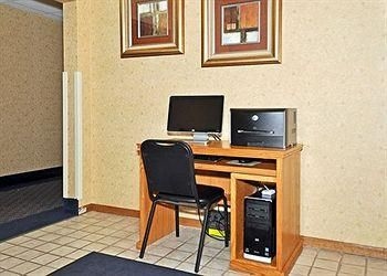 Comfort Inn0