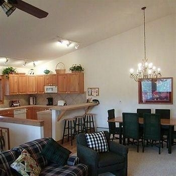 Saddle Creek Townhomes3
