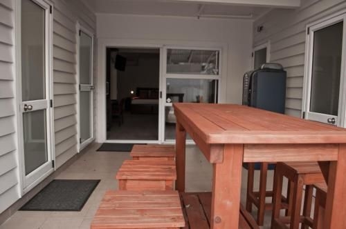 อะชัวร์ แอท อีเดน พาร์ค (AT Eden Park Motel)3