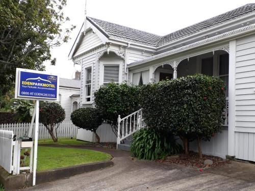 อะชัวร์ แอท อีเดน พาร์ค (AT Eden Park Motel)0