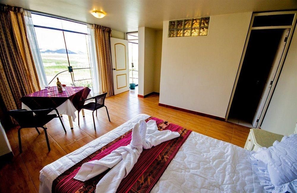 Yacht Lago Titicaca1