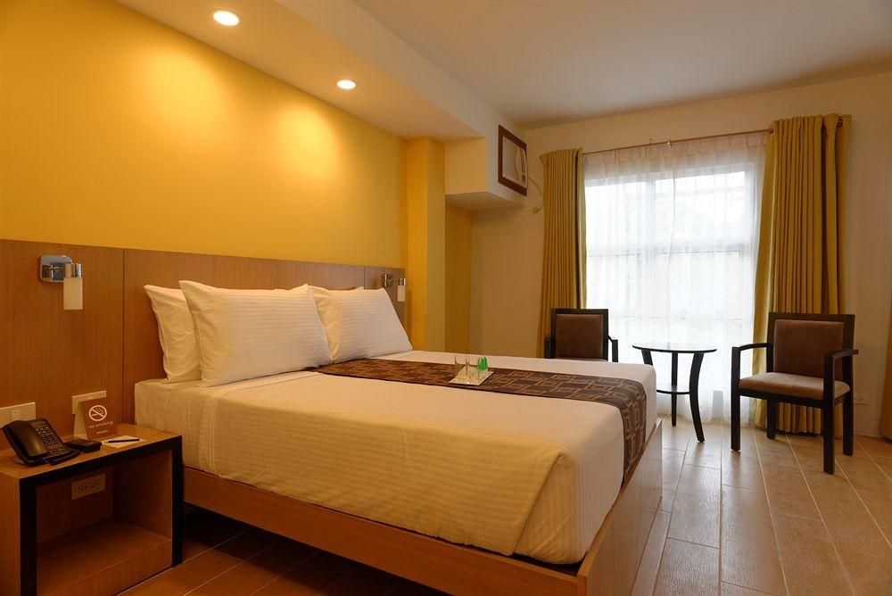 AURUMONE MAKATI3