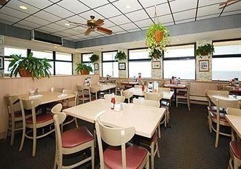 Rodeway Inn3