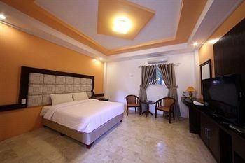 Woodland Hotel0