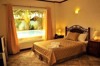 Beachcomber Resort0