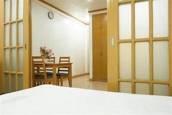 AMAX Inn Makati1