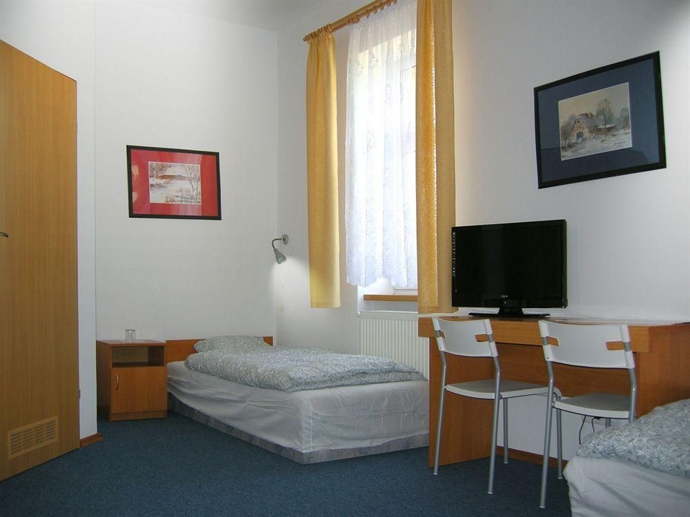 Ami Hotel1