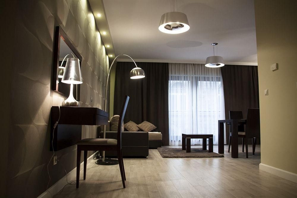 Silver Apartments1
