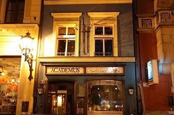 Academus Pub & Apartments4