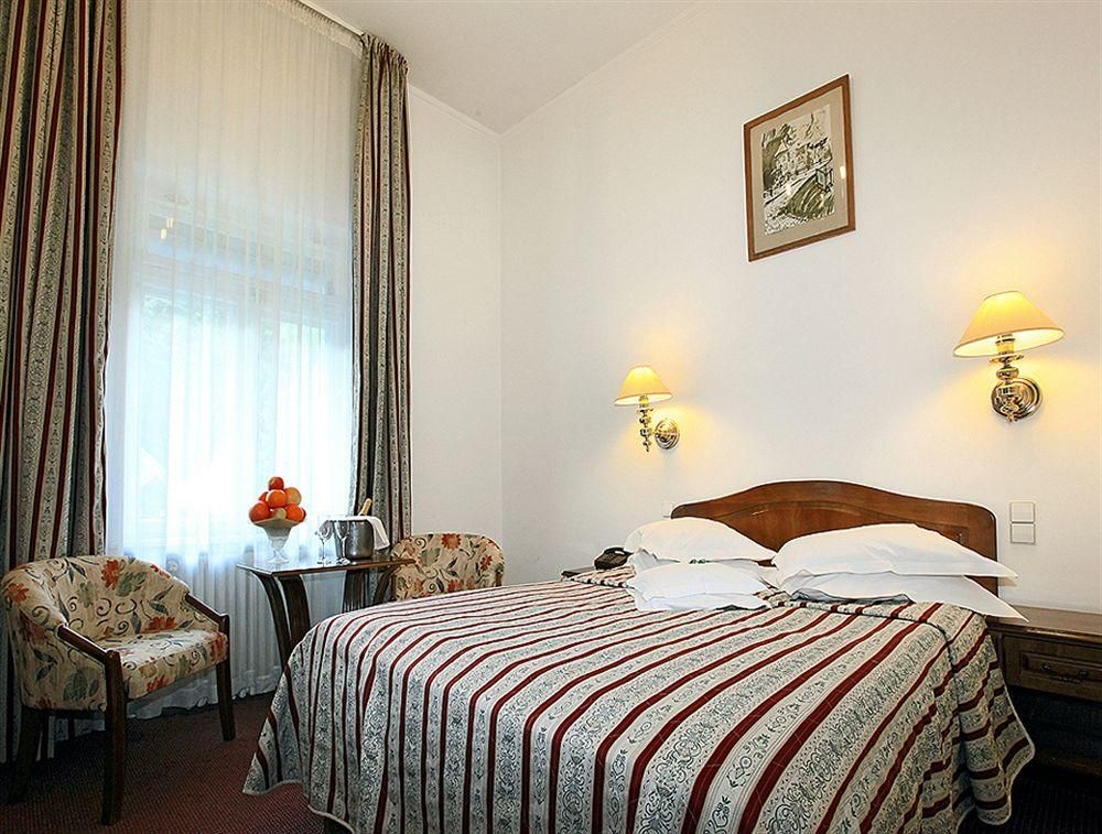 Hotel Palace0