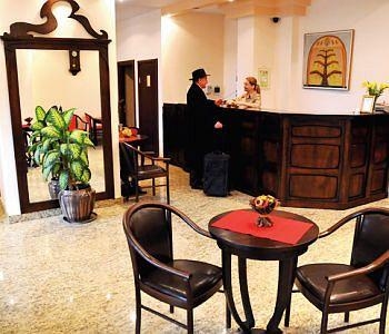 HOTEL ROBERTS2