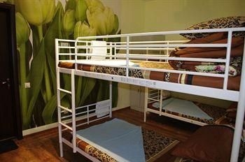 Vhostele0