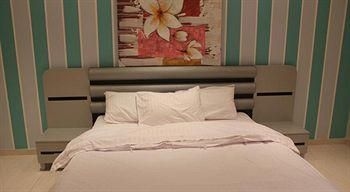 Sunset Suites3