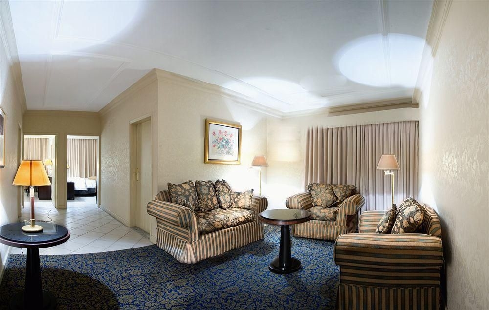 Hams Suites 22