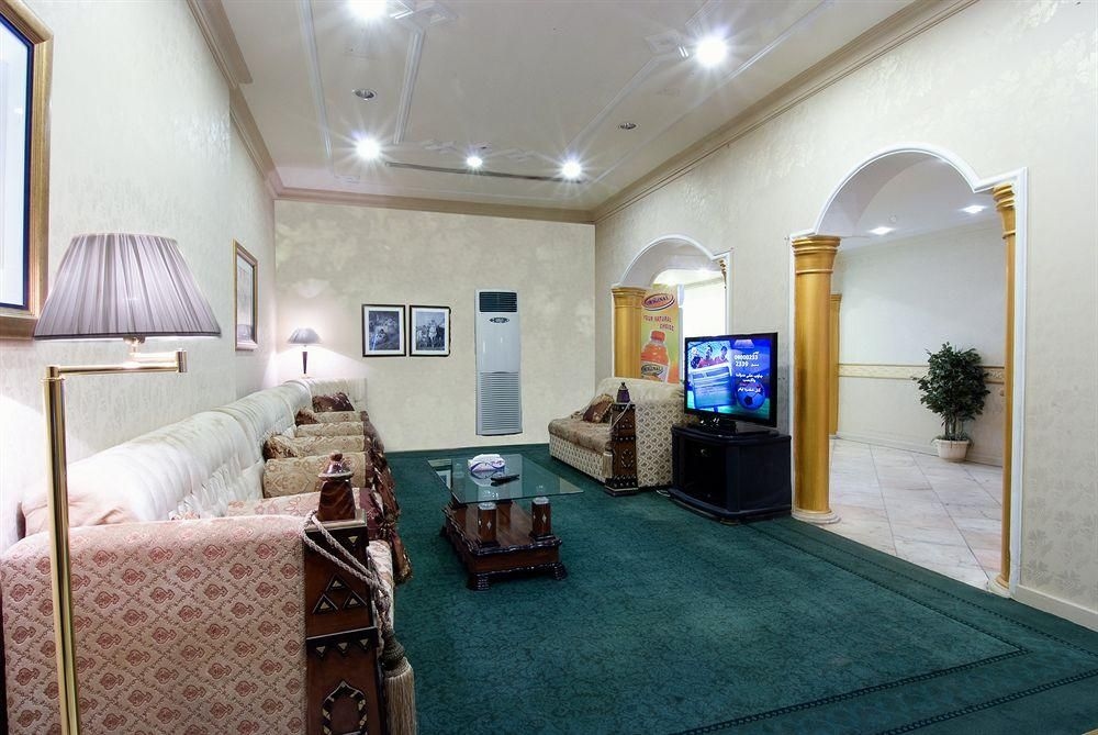 Hams Suites 21