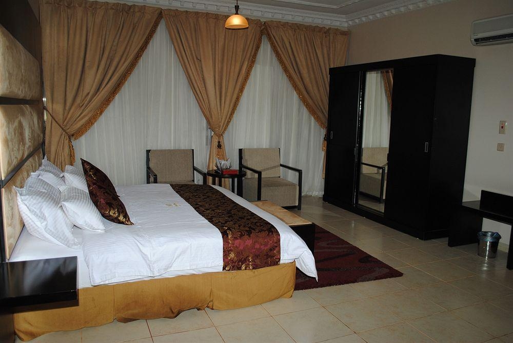 Rest Inn Hail1