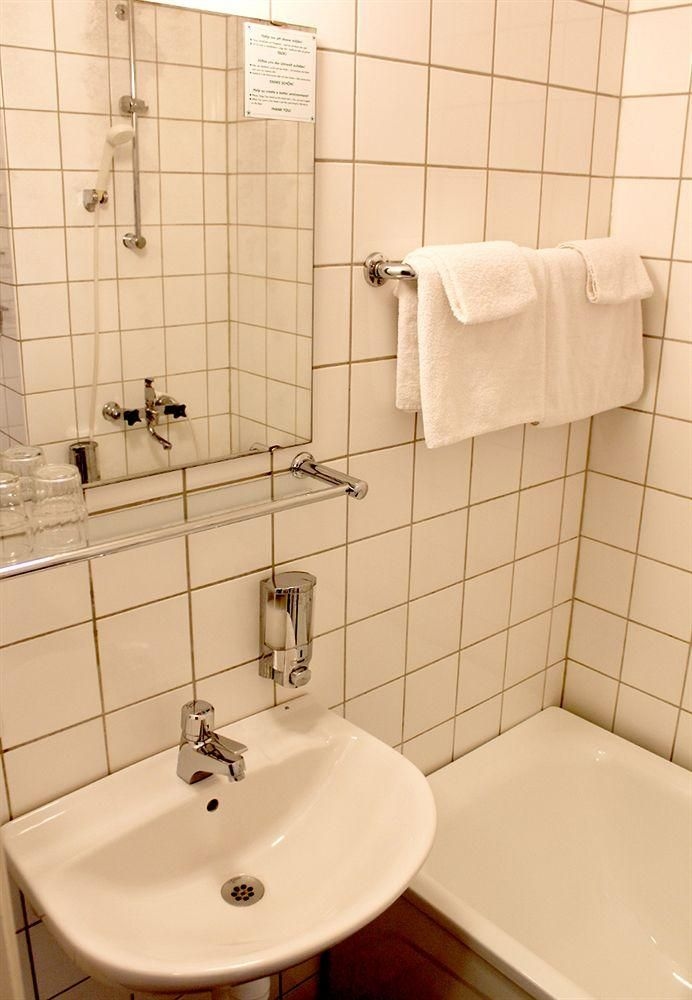 City Hotel4
