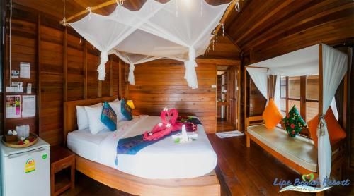 Lipe Beach Resort2