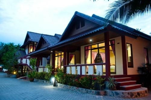 ไอส์แลนด์ วิว บังกะโล (Island View Bungalows)0