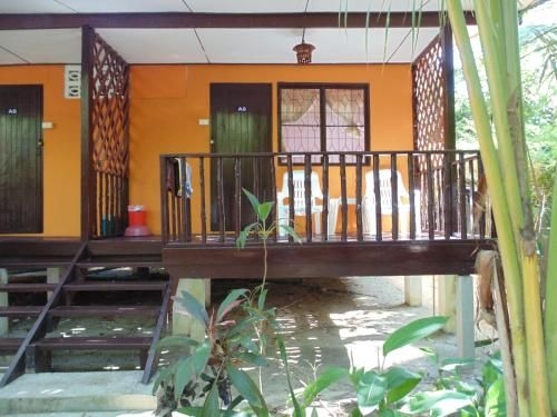 มูนฮัท บังกะโล (Moonhut Bungalows)1