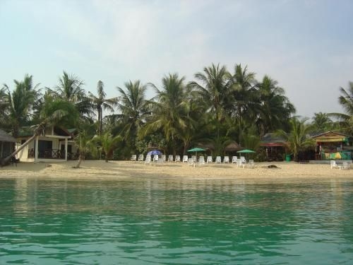 มูนฮัท บังกะโล (Moonhut Bungalows)0