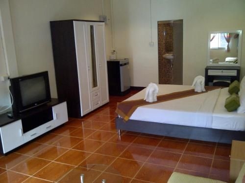 Paradise Bungalows3