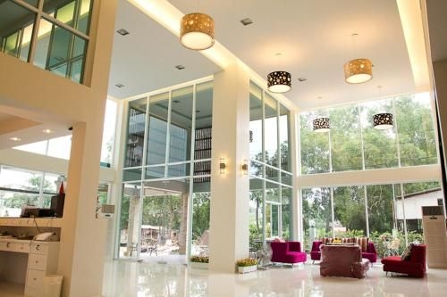 เดอะ เซนทริโน เซอร์วิส เรสซิเดนซ์ (The Centrino Serviced Residence)0
