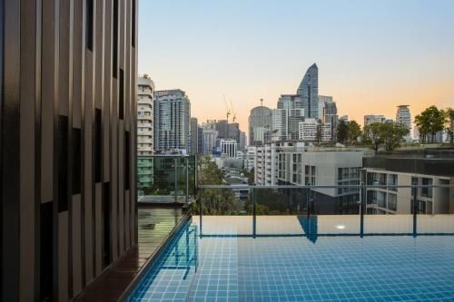 โรงแรมอเดลฟี โฟร์ตี้ ไนน์ (Adelphi Forty-Nine Hotel)1