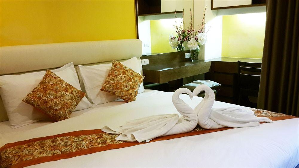 สีลม ฟอเรสต์ โฮเทล (Silom Forest Hotel)0