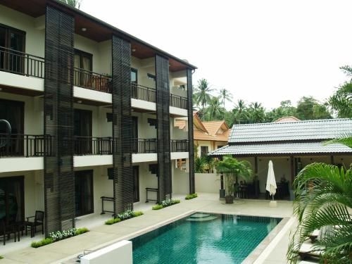 โรงแรมอัมพาเพลซ (Ampha Place Hotel)0