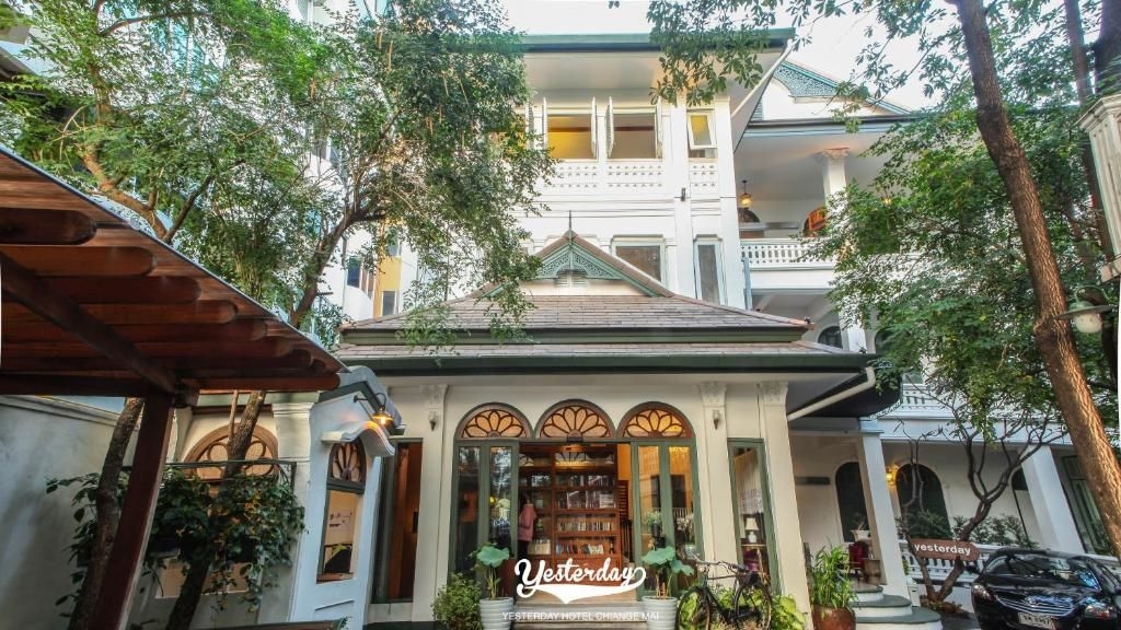 โรงแรมเยสเตอร์เดย์ (Yesterday Hotel)0