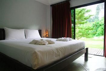 แอทโฮมรีสอร์ท (At Home Resort)0