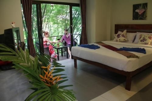 เขาสก กรีน วัลเลย์ รีสอร์ท (Khao Sok Green Valley Resort)0