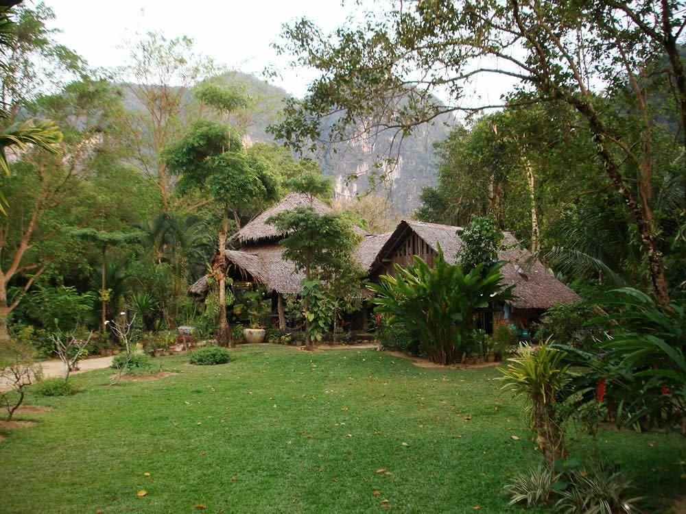 บ้านเขาสก รีสอร์ท (Baan Khaosok Resort)1