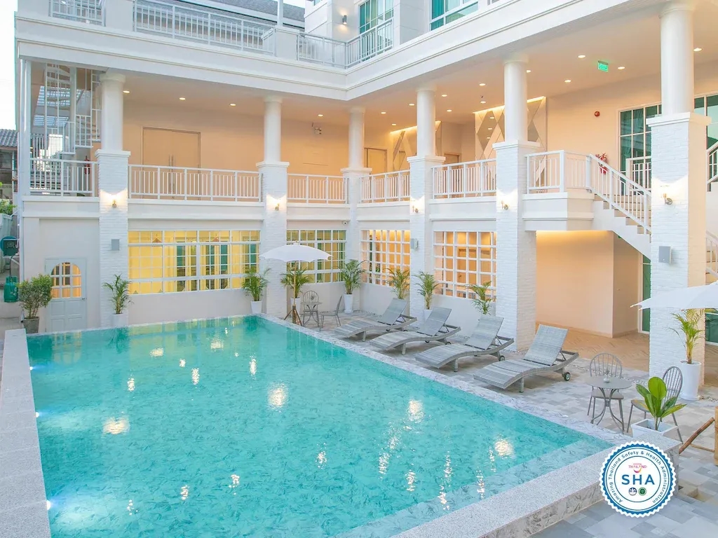 เดอ ฮัก โฮเทล แอนด์ เรสซิเดนซ์ (De Hug Hotel and Residence)0